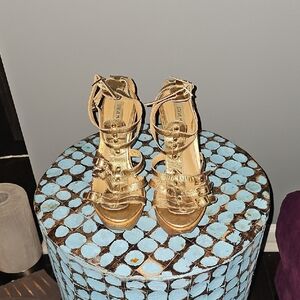 Steve Madden Gold Stiletto Gladiator Platform Heels Elegant Strappy Design